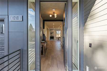 1218 N 35th Renton, WA 98056