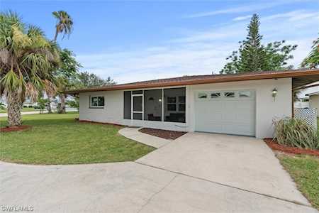 1453 Xavier Ave Fort Myers, FL 33919