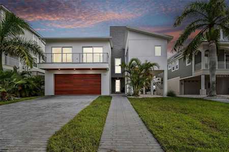 905 Bay Point Dr Madeira Beach, FL 33708