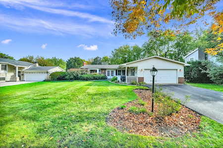 834 Liberty Bell Ln Libertyville, IL 60048