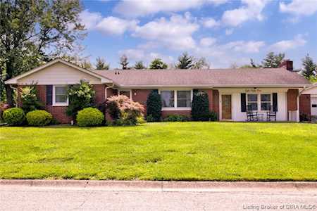855 Beechwood St Sellersburg, IN 47172