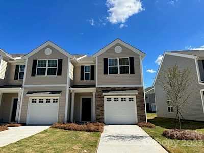 9035 Lowfalls Ln Charlotte, NC 28216
