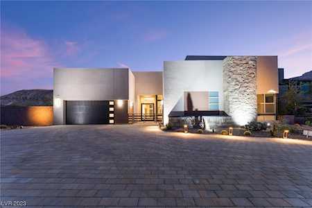 6880 Equinox Cliff St Las Vegas, NV 89135