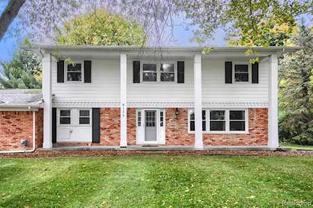 6139 Pebbleshire Circle Grand Blanc Twp, MI 48439