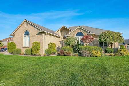 21257 Anderson Dr Macomb, MI 48044