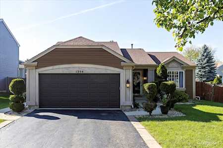 1394 Eastwood Dr Aurora, IL 60506