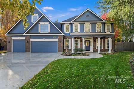2636 E Greentree Ct Eagle, ID 83616