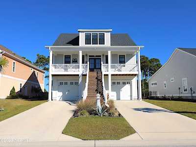 711 Lake Catherine Dr Holly Ridge, NC 28445