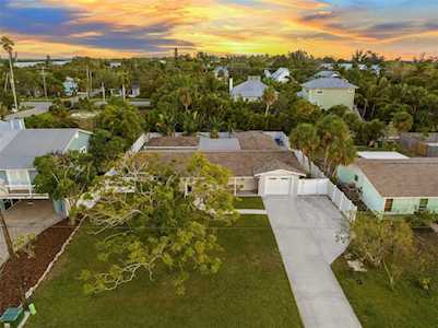 610 Russell St Longboat Key, FL 34228