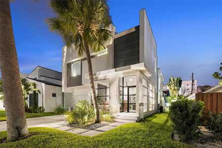 1316 1/2 W Lemon St Tampa, FL 33606