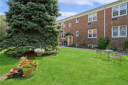 643 Pelham Rd #2D New Rochelle, NY 10805