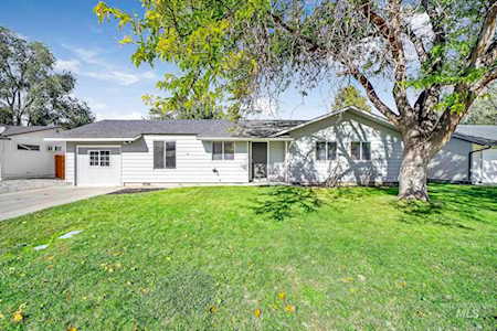 2285 Kingsgate Dr Twin Falls, ID 83301-4431