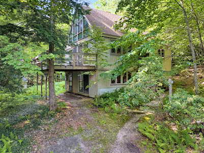 617 Sugarhouse Rd New London, NH 03257