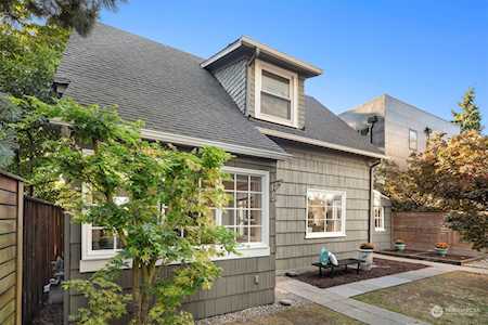 207 12th Ave E Seattle, WA 98102