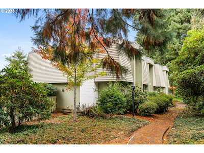 1093 Cardinal ST Salem, OR 97304