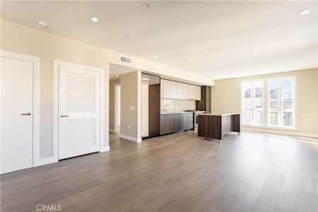 39 S Los Robles Ave #6001 Pasadena, CA 91101