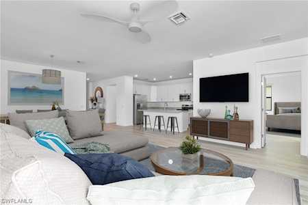 1395 Birdie Dr Naples, FL 34120