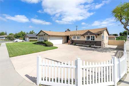 11472 Homeway Dr Garden Grove, CA 92841