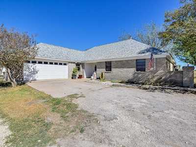 2412 Williamson RD Lockhart, TX 78644