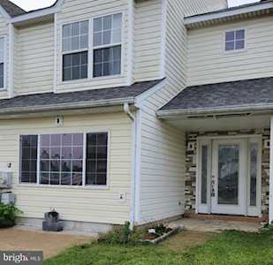 22 Kelston Dr Newark, DE 19702