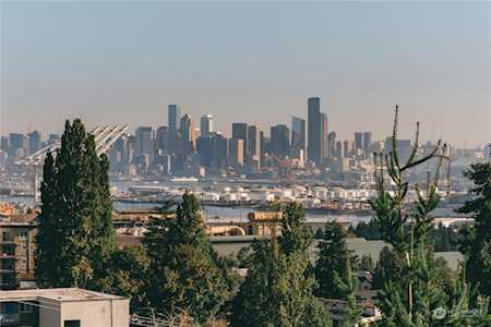 3221 SW Avalon Way #404 Seattle, WA 98126