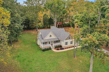 529 Aubrey Ln Burns, TN 37029