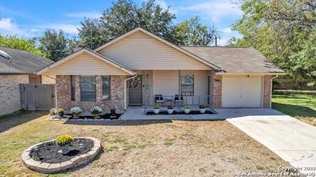 1716 Broadmoor Dr New Braunfels, TX 78130