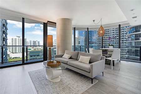55 SW 9th St #2301 Miami, FL 33130