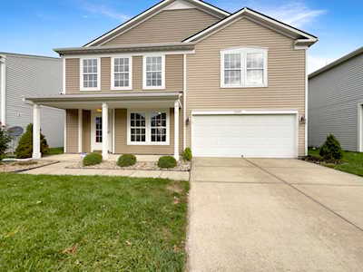 2349 Blackthorn Dr Franklin, IN 46131