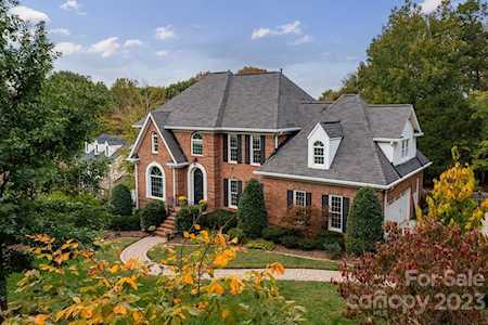 2212 Providence Canyon Dr Charlotte, NC 28270