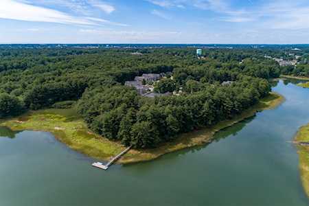 100 Shepards Cove Rd Kittery, ME 03904