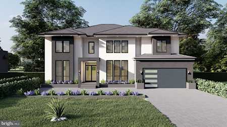 110 Saint Andrews Dr NE Vienna, VA 22180