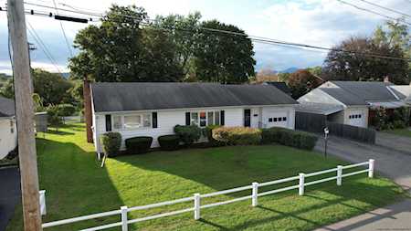 9 Simmons Dr Saugerties, NY 12477
