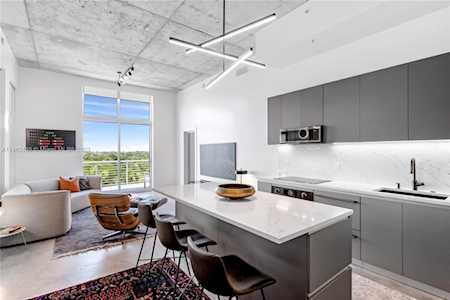 2001 Meridian Ave #PH-05 Miami Beach, FL 33139