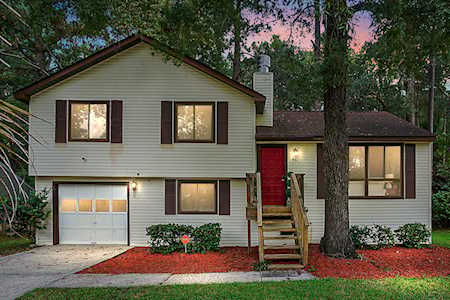 66 Peppertree Ln North Charleston, SC 29420