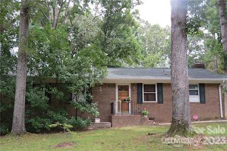 300 Forest Park Rd Matthews, NC 28104