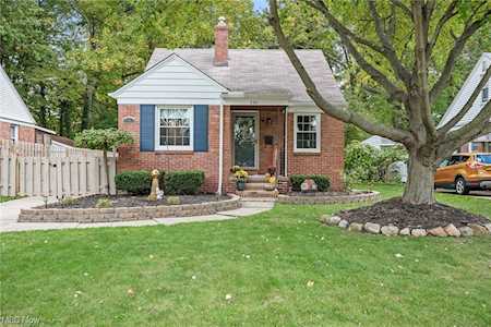 2761 W 230th St North Olmsted, OH 44070