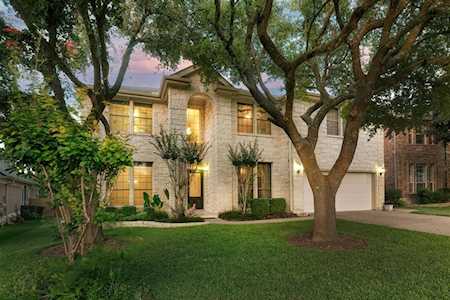 2259 Shark LOOP Round Rock, TX 78664