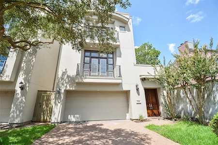 2218 Nantucket Dr Houston, TX 77057