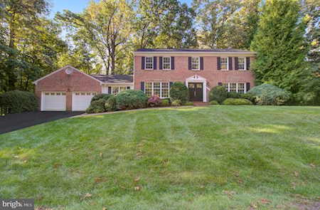 11201 Cranbrook Ln Oakton, VA 22124