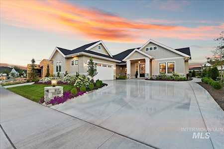 1605 E Garden Brook Dr Eagle, ID 83616-7586