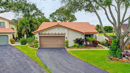 5621 Lakeview Mews Court Boynton Beach, FL 33437