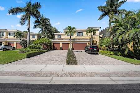 215 Maison Court Palm Beach Gardens, FL 33410