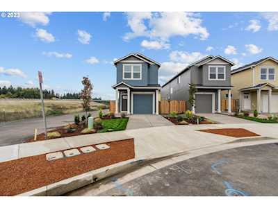 1636 S Mike DR Newberg, OR 97132