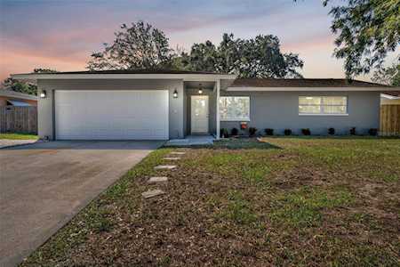 809 Orangeview Dr Largo, FL 33778