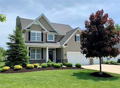 311 Crestmont Circle Avon Lake, OH 44012