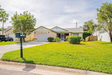 6919 Beacon Hollow Turn Boynton Beach, FL 33437