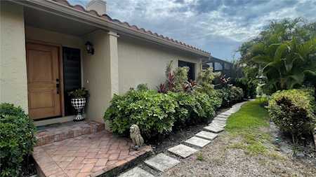 2347 Harbour Oaks Dr Longboat Key, FL 34228