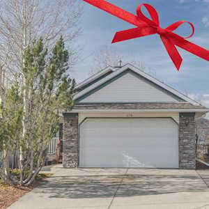 178 Tuscarora Circle NW Calgary, AB T3L 2B9