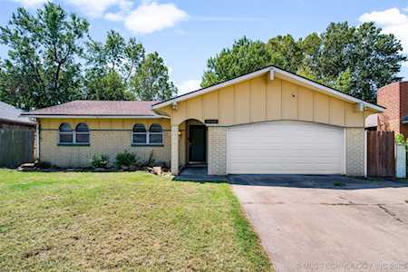 9414 E 49th St Tulsa, OK 74145